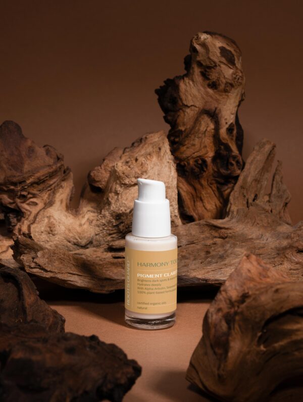 Pigment Clarity Serum with Alpha Arbutin and plant oils for natural dark spot reduction